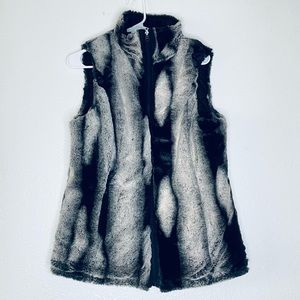 KC Collections Reversible Faux Fur Quilted Puffer Zip Front Vest Medium